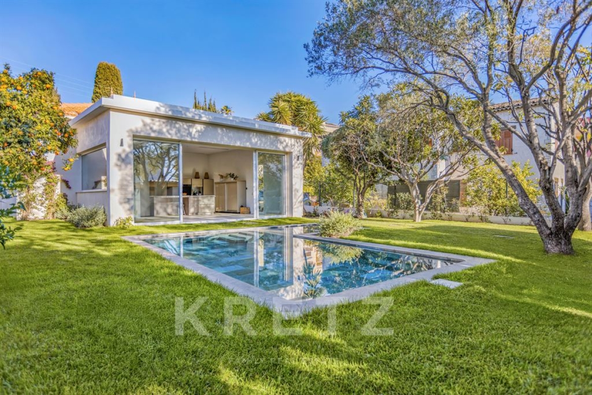 Luxury House for sale in Cagnes-sur-Mer, 1 145 000 €, Photo 1