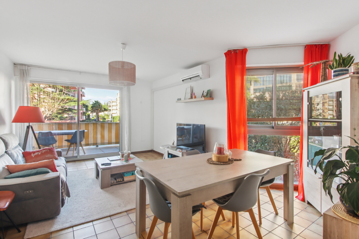 Luxury Apartment for sale in Sainte-Maxime, 295 000 €, Photo 1