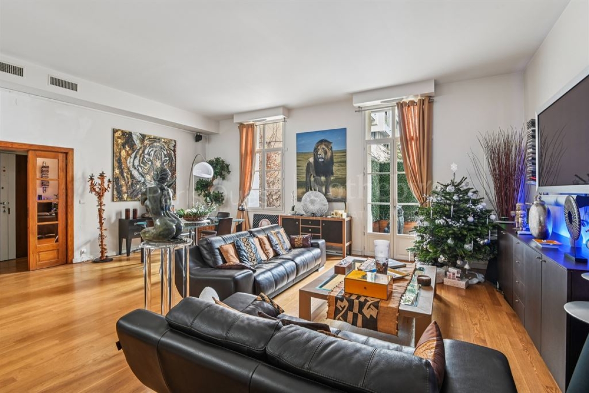 Luxury Apartment for sale in Paris 16Ème, 1 560 000 €, Photo 5