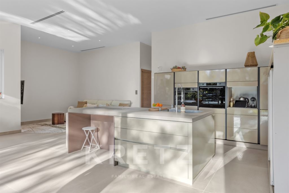 Luxury House for sale in Cagnes-sur-Mer, 1 145 000 €, Photo 6