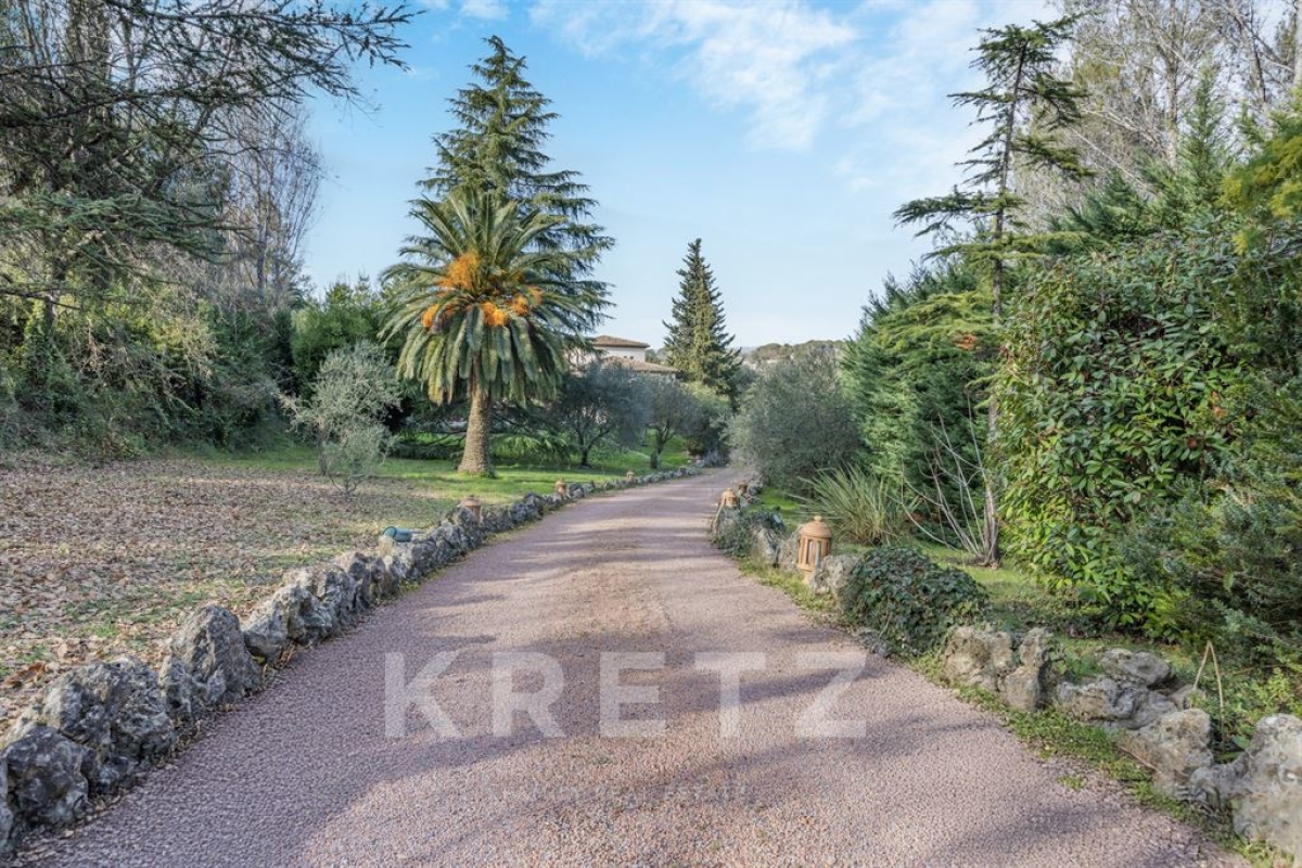 Luxury House for sale in Mougins, 1 900 000 €, Photo 3