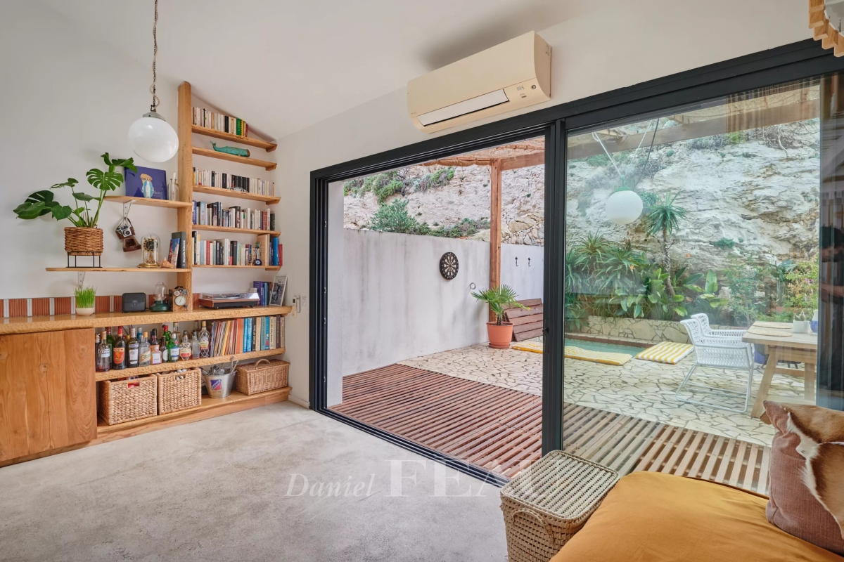 Luxury Apartment for sale in Marseille 8Ème, 790 000 €, Photo 2