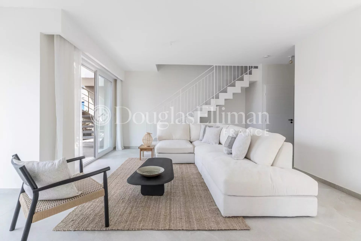 Luxury Apartment for sale in Nice, 935 000 €, Photo 3