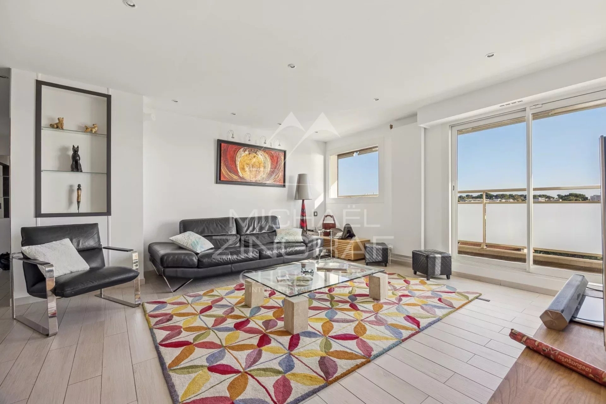 Luxury Apartment for sale in Antibes, 1 490 000 €, Photo 4