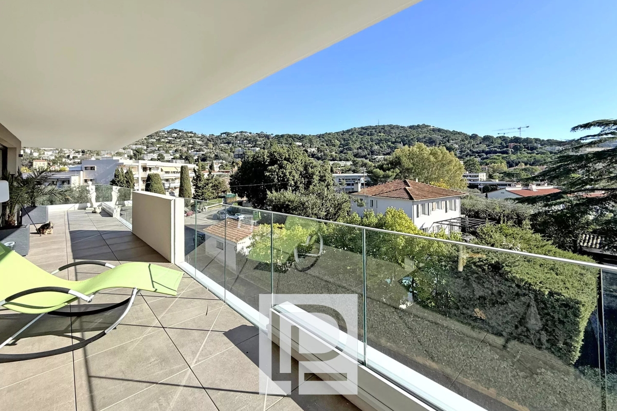 Luxury Apartment for sale in Le Cannet, 1 095 000 €, Photo 2
