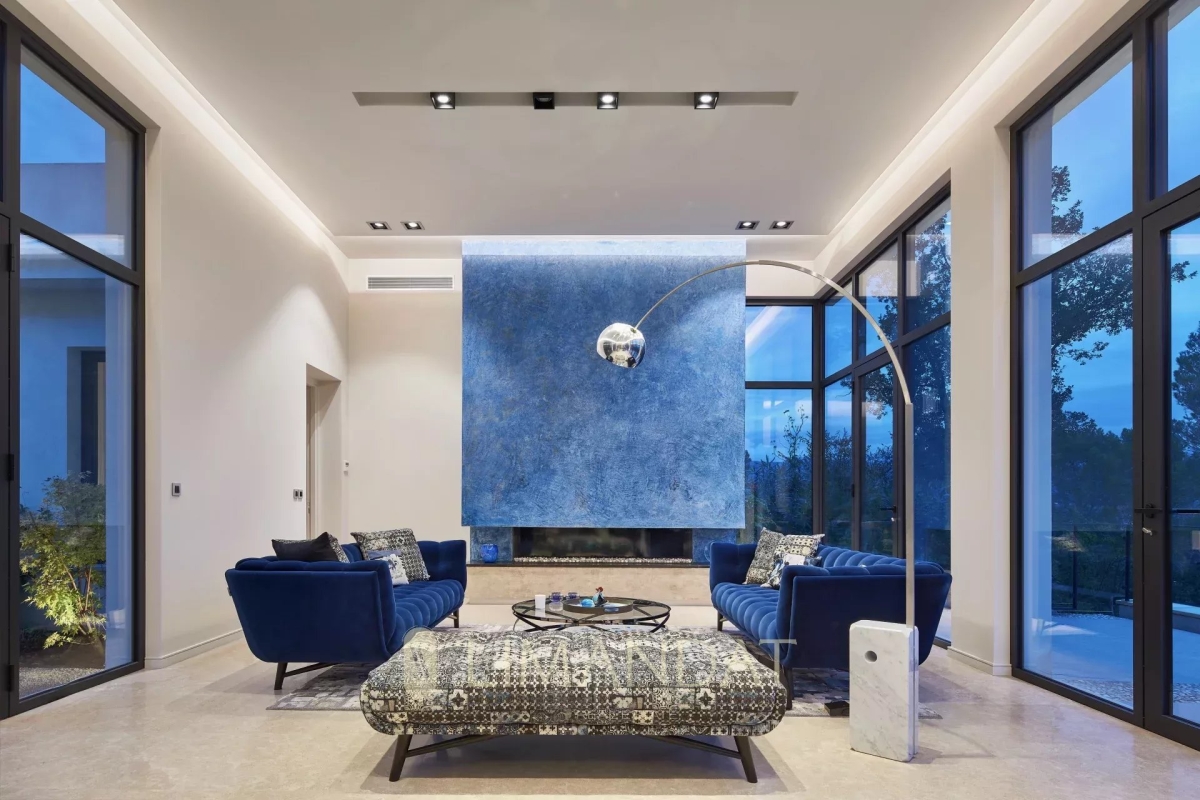 Maison de luxe à louer à Tourrettes, 23 650 €, Photo 2