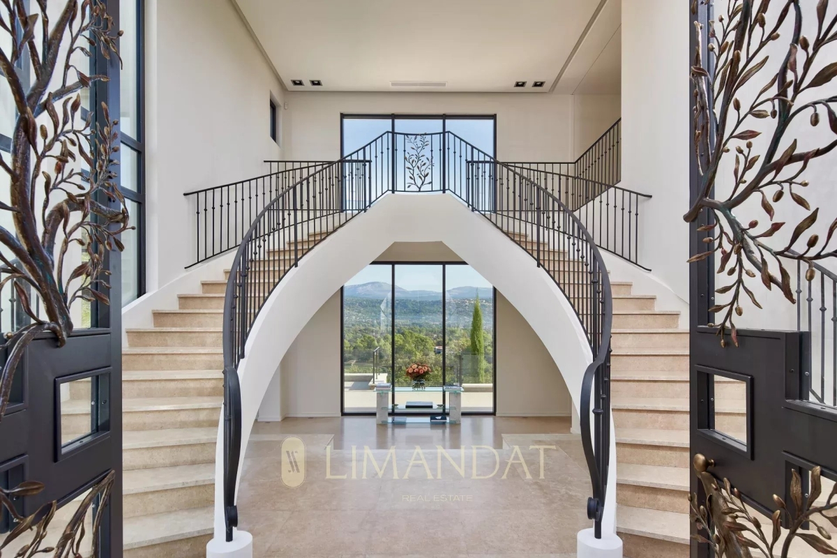 Maison de luxe à louer à Tourrettes, 23 650 €, Photo 4