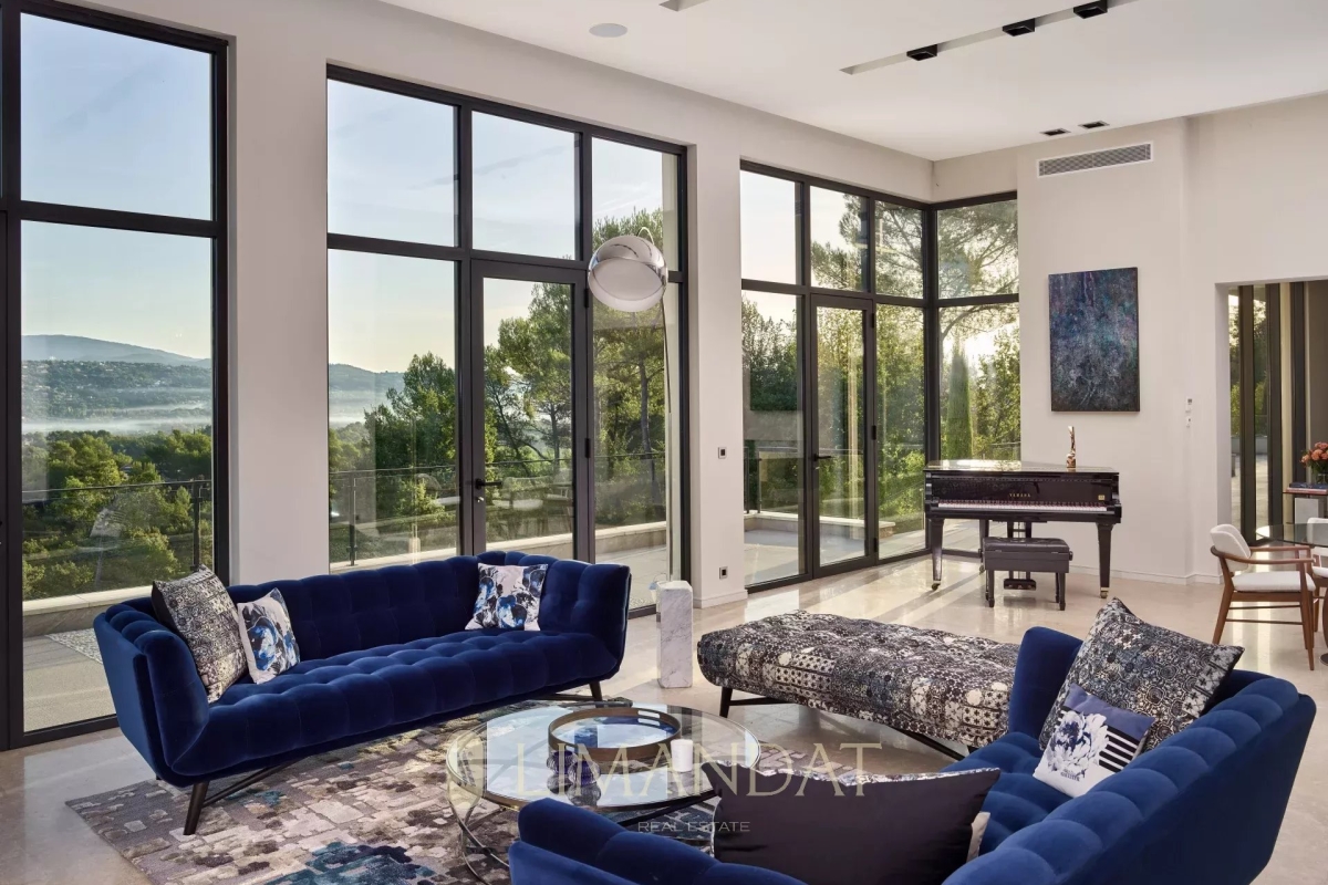 Maison de luxe à louer à Tourrettes, 23 650 €, Photo 7