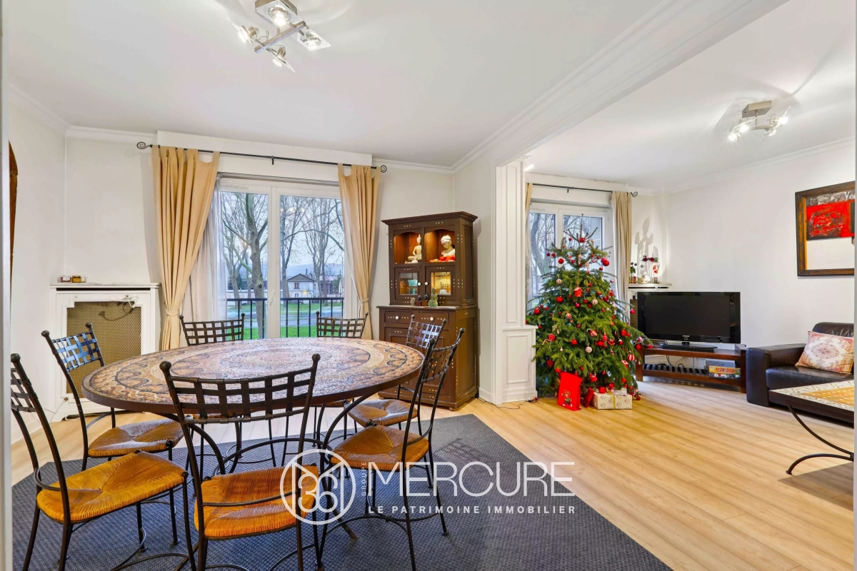 Luxury Apartment for sale in Versailles, 756 000 €, Photo 3