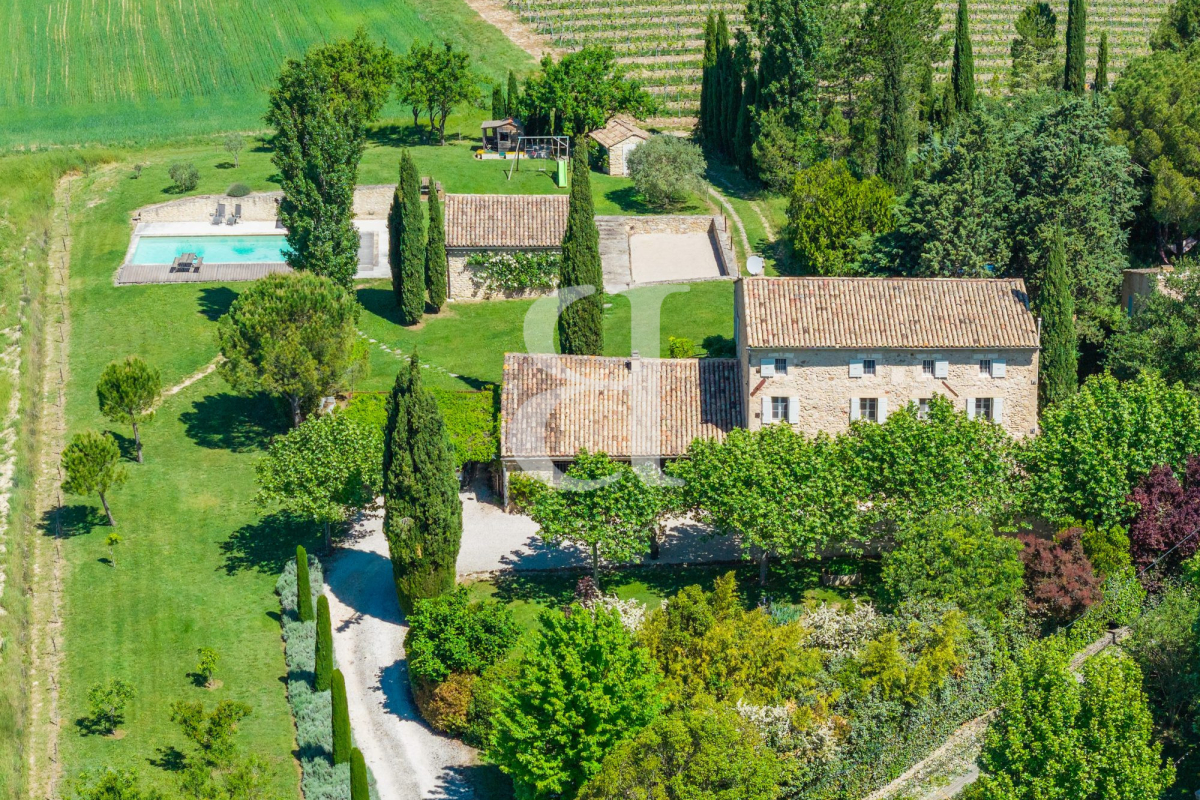 Luxury House for sale in Gordes, 1 595 000 €, Photo 1