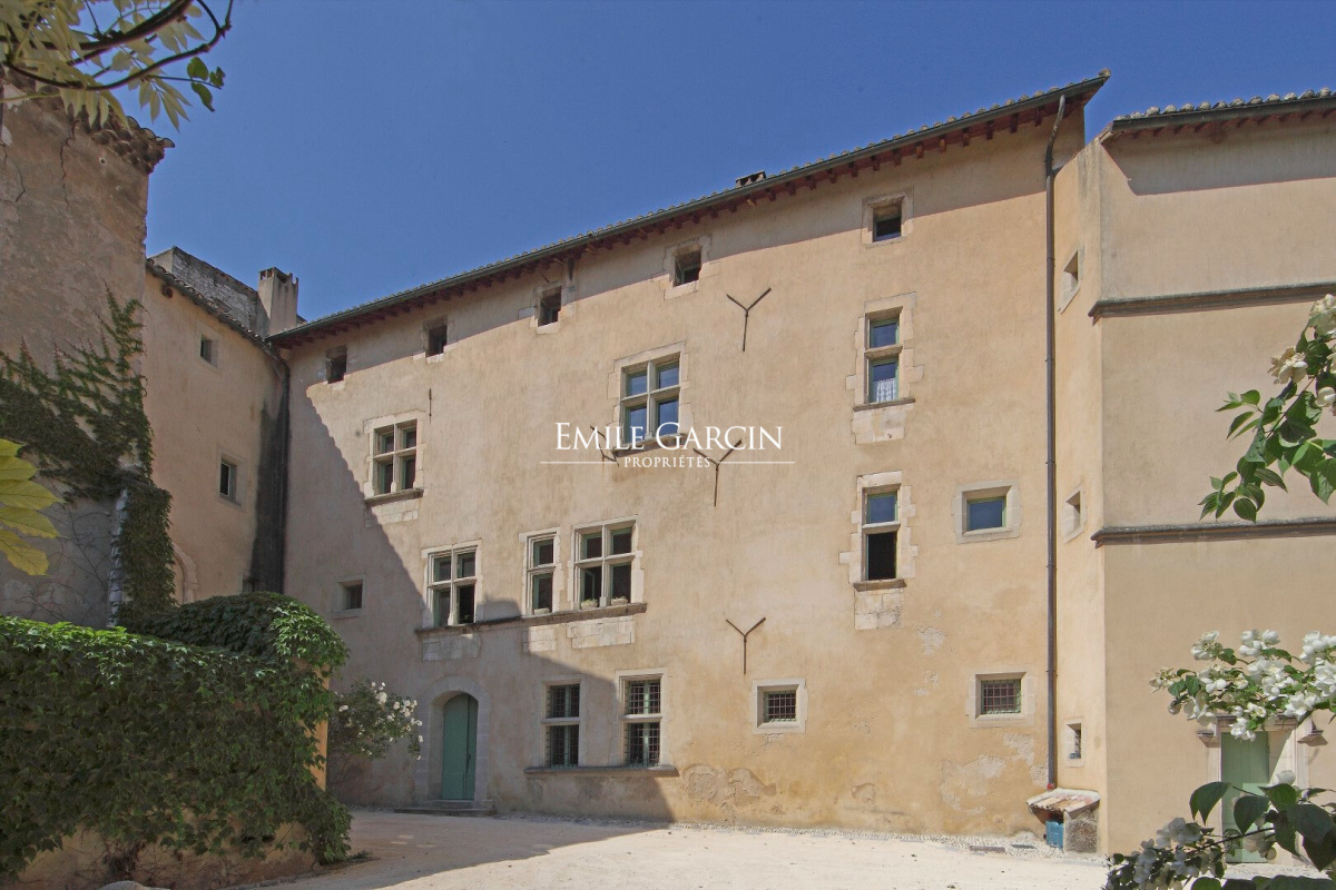 Maison de luxe à vendre à L Isle-sur-La-Sorgue, 1 750 000 €, Photo 2