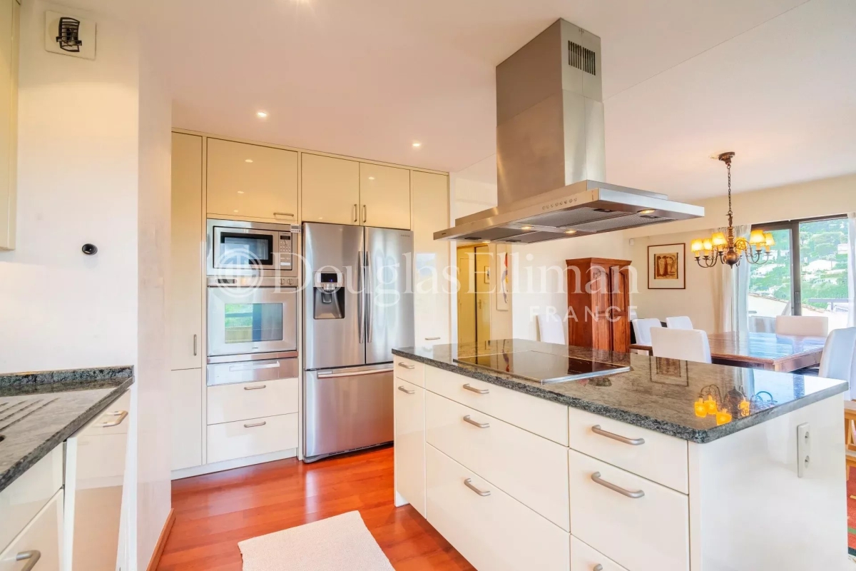 Luxury Apartment for sale in Mougins, 1 275 000 €, Photo 4