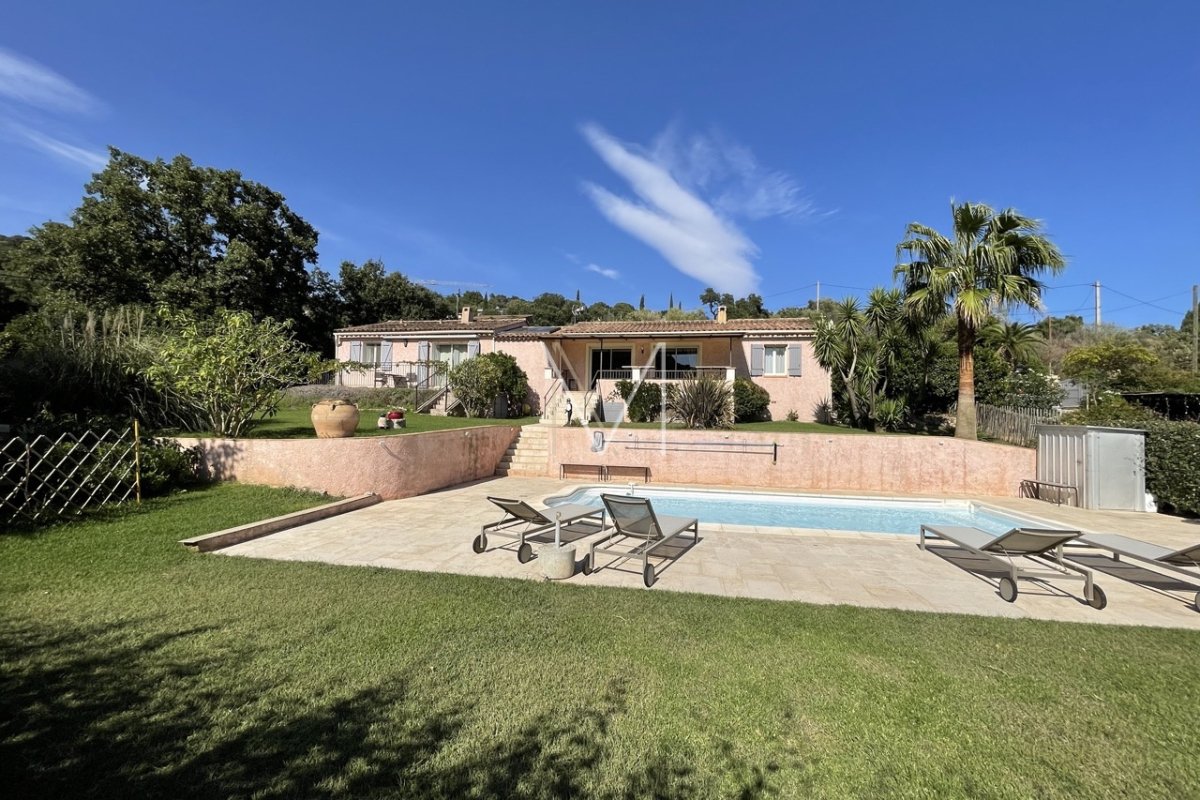 Maison de luxe à vendre à Plan-de-La-Tour, 975 000 €, Photo 1