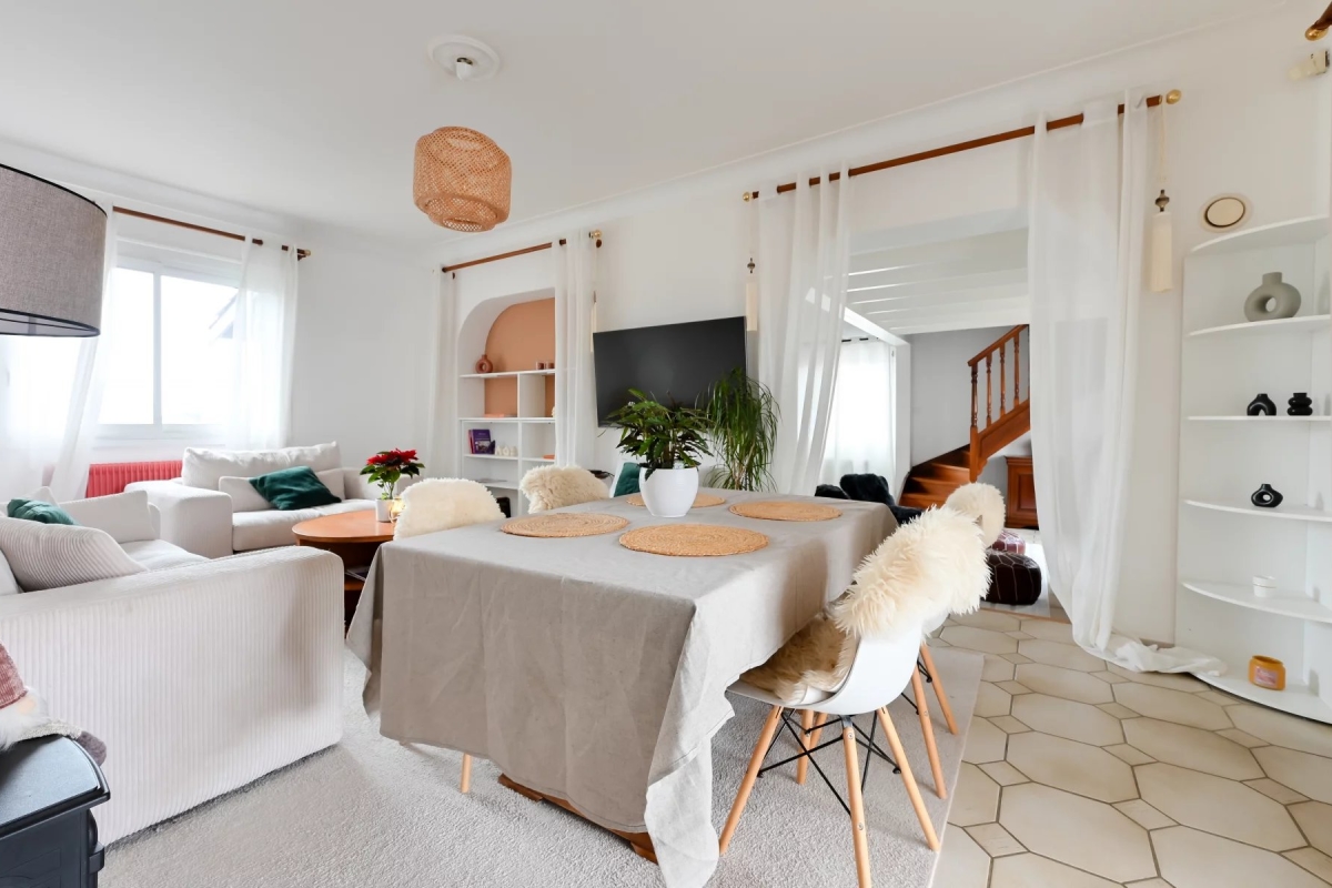 Maison de luxe à vendre à Sainte-Consorce, 585 000 €, Photo 3