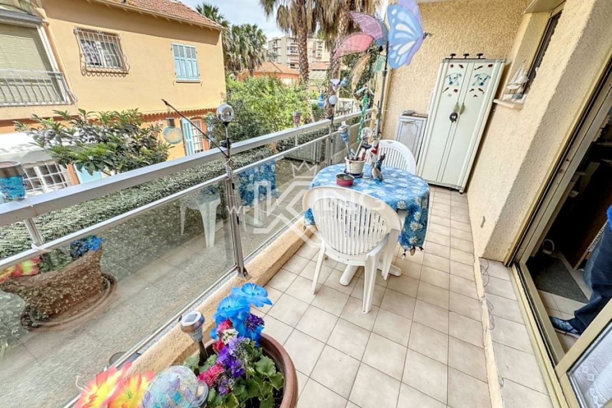 Appartement de luxe à vendre à Saint-Raphaël, 189 000 €, Photo 3