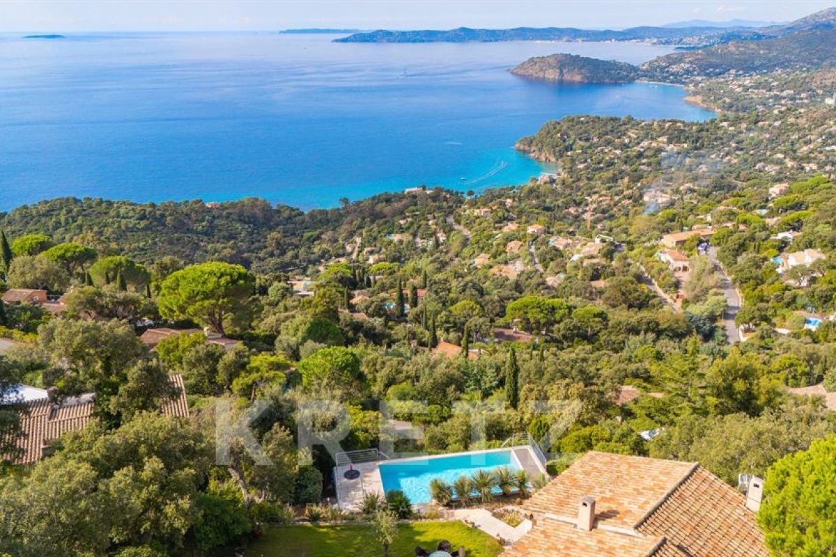 Maison de luxe à vendre à Rayol Canadel sur Mer, 2 350 000 €, Photo 1