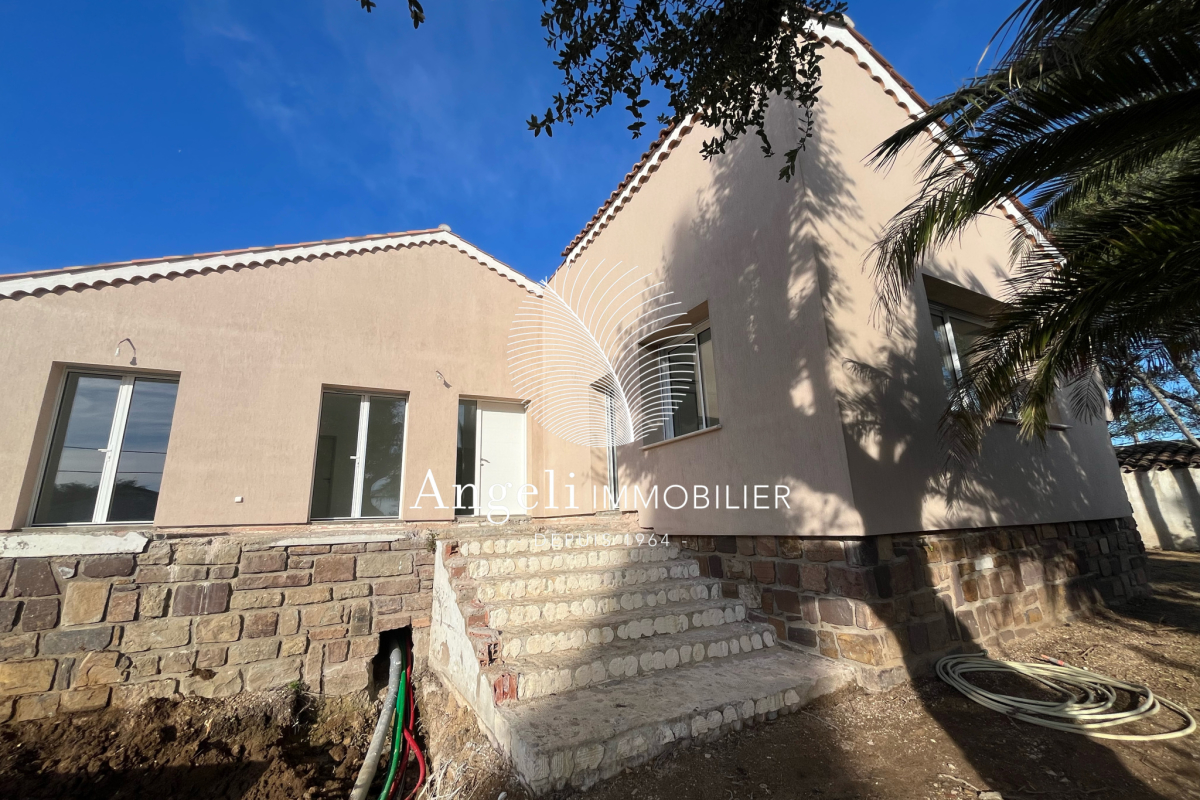 Maison de luxe à vendre à Saint-Aygulf, 725 000 €, Photo 2