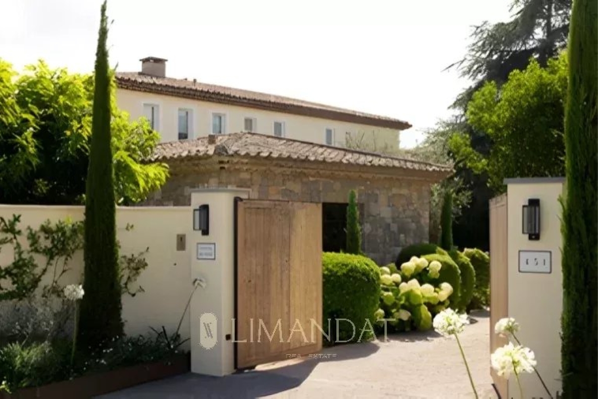Luxury House for rental in Mandelieu-la-Napoule, 12 000 €, Photo 2