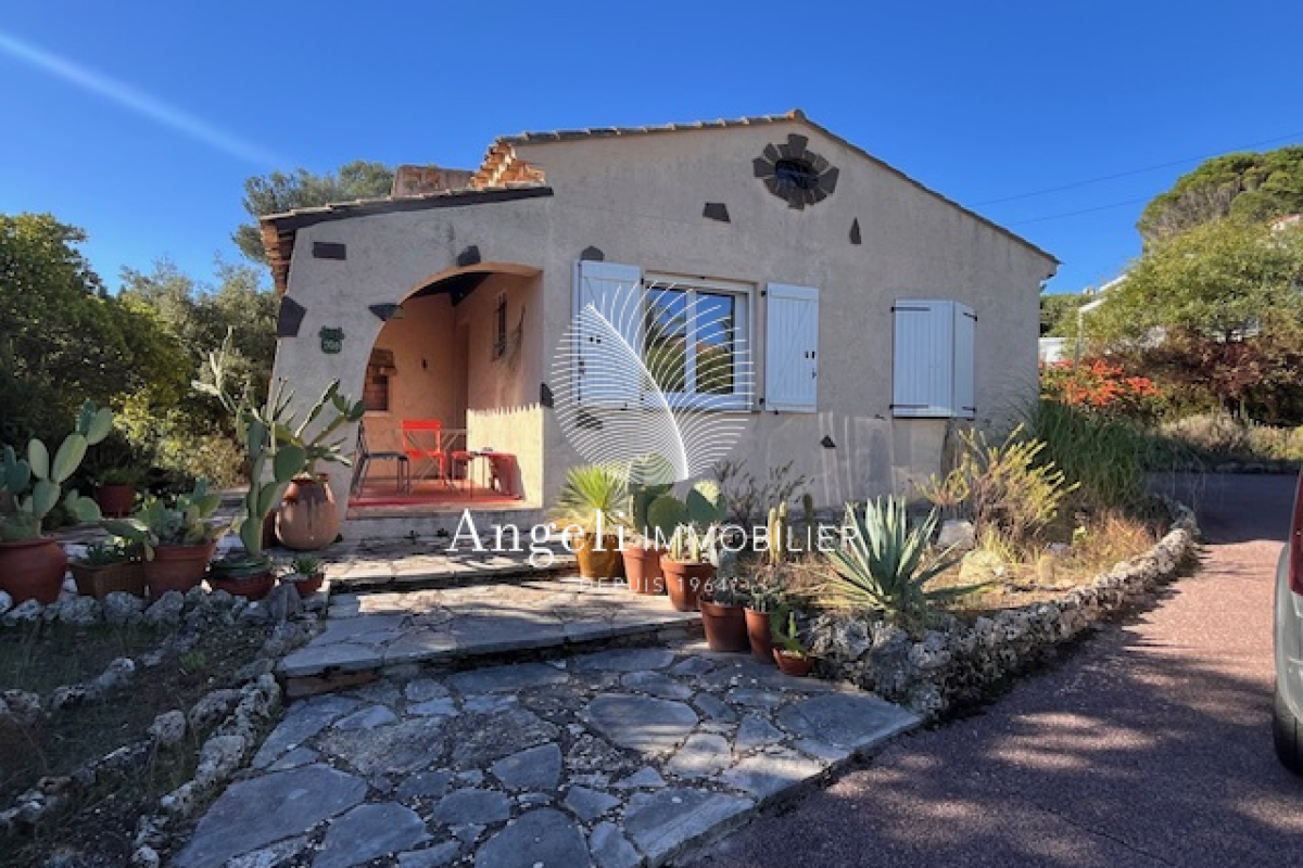 Maison de luxe à vendre à Saint-Aygulf, 575 000 €, Photo 1