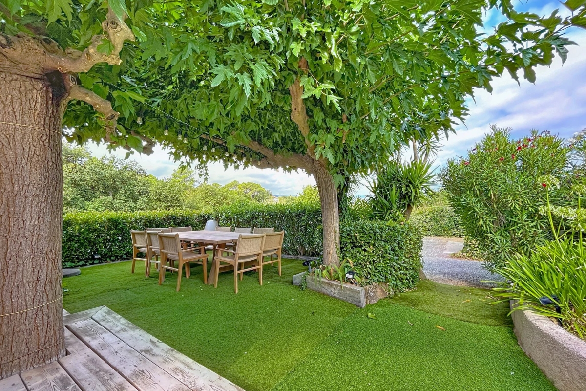 Maison de luxe à vendre à Cogolin, 910 000 €, Photo 2