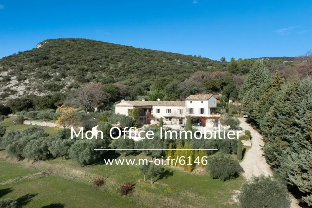 Maison de luxe à vendre à Lourmarin, 1 575 000 €, Photo 2