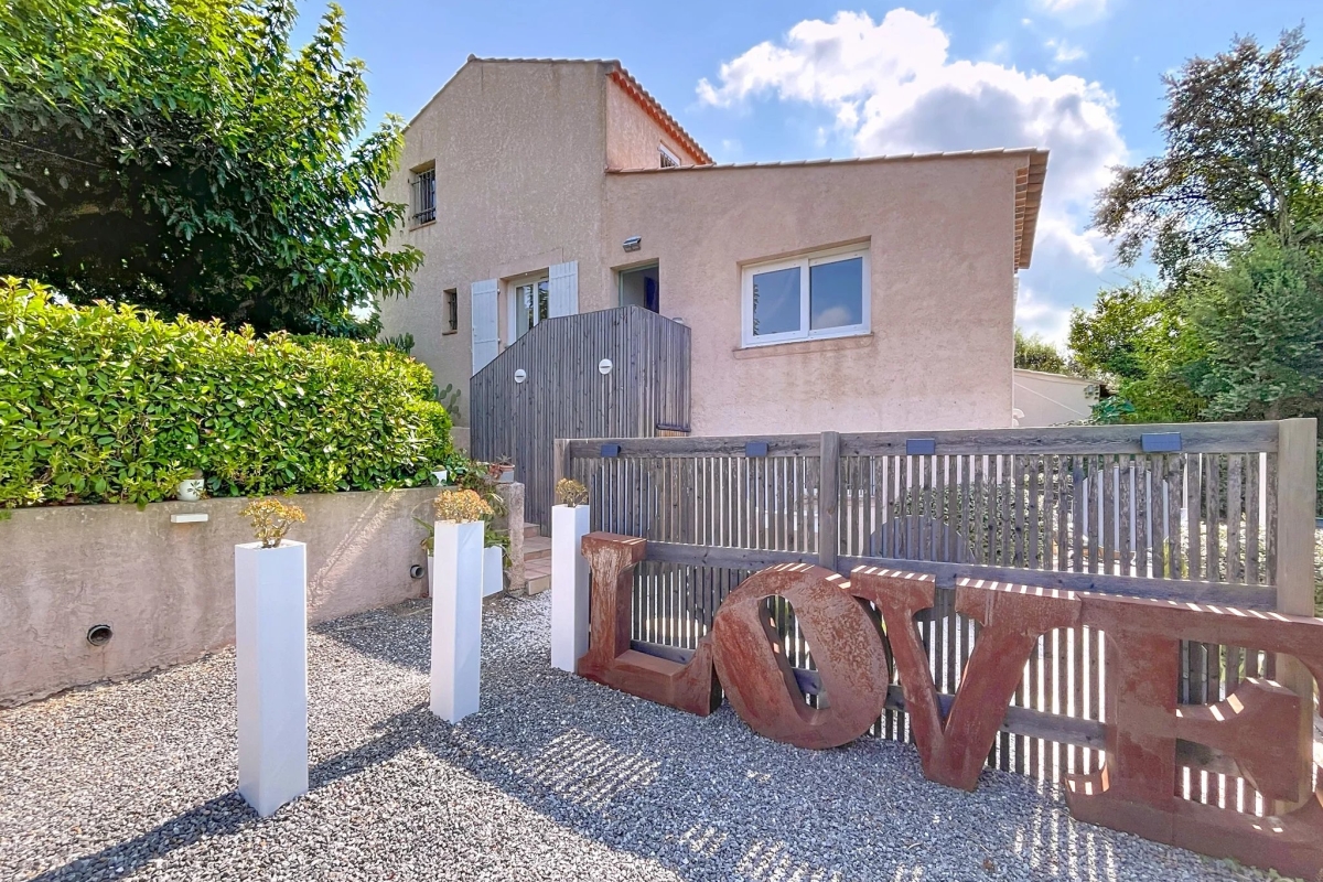 Maison de luxe à vendre à Cogolin, 910 000 €, Photo 3