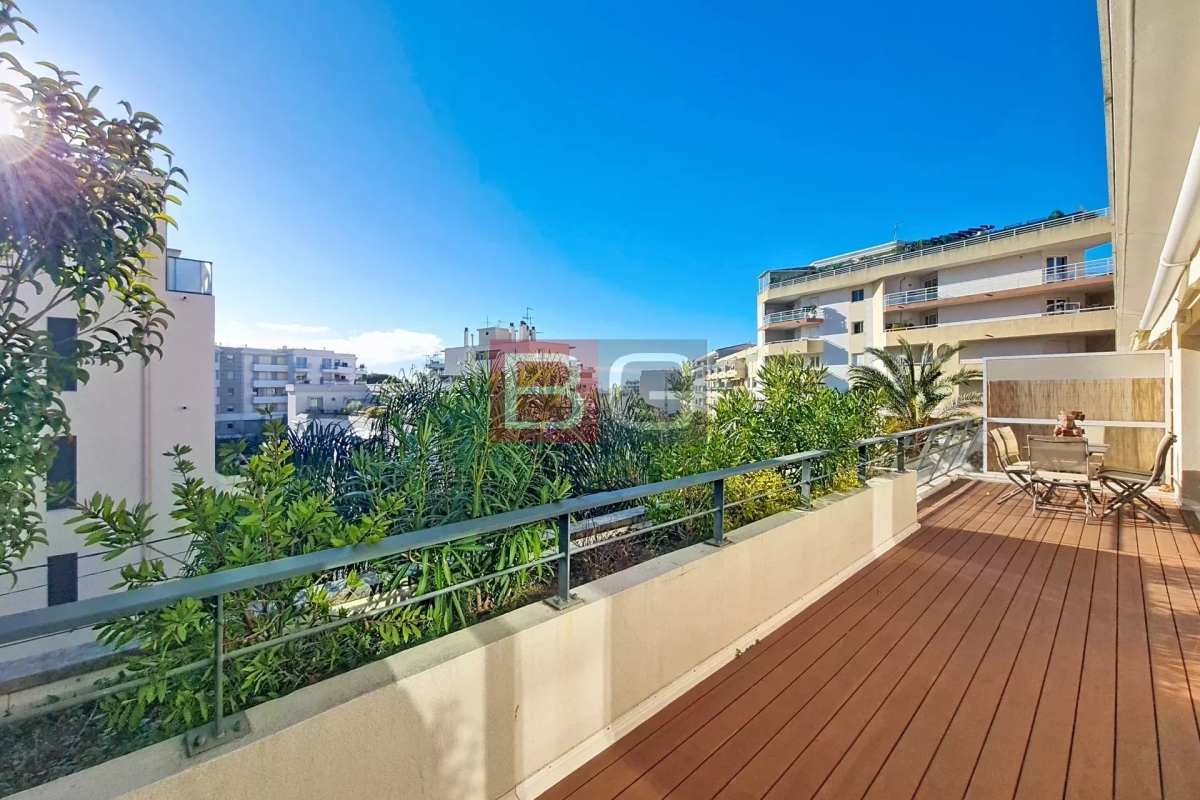 Appartement de luxe à vendre à Antibes, 625 000 €, Photo 6