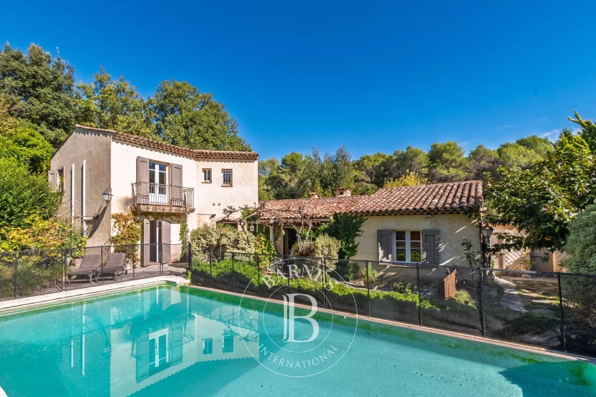 Maison de luxe à vendre à Roquefort-les-Pins, 1 095 000 €, Photo 1