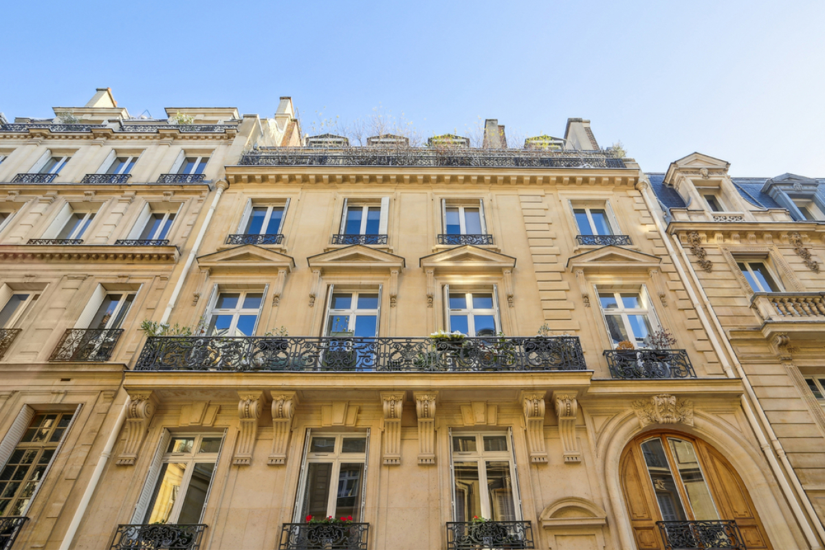 Luxury Apartment for sale in Paris 8Ème, 880 000 €, Photo 2
