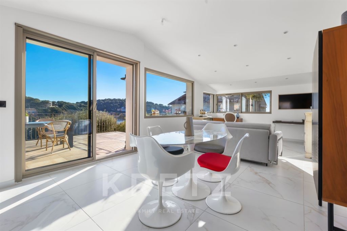 Maison de luxe à vendre à Sanary-sur-Mer, 1 695 000 €, Photo 3