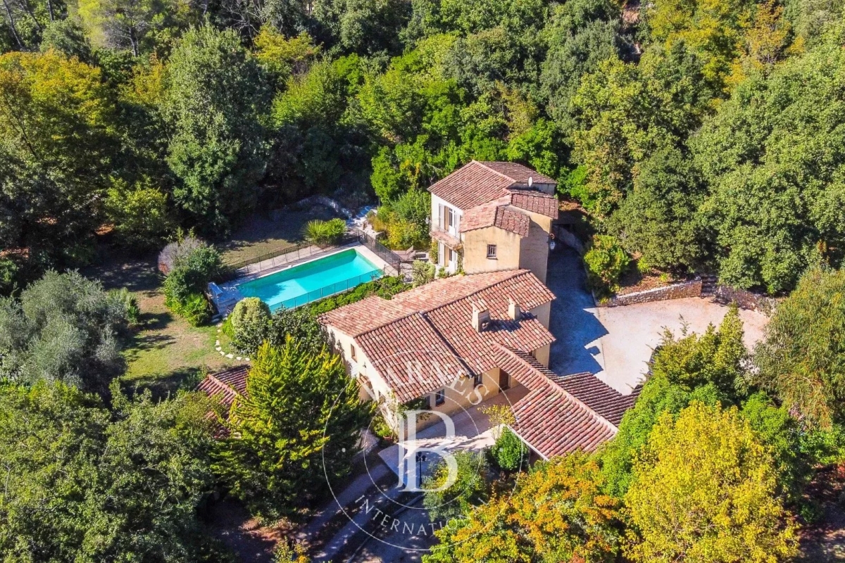 Maison de luxe à vendre à Roquefort-les-Pins, 1 095 000 €, Photo 3