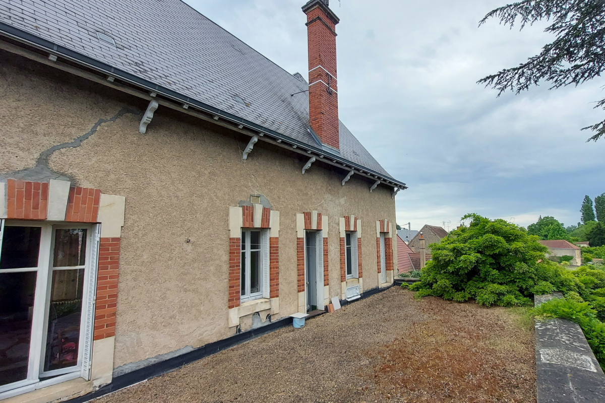 Maison de luxe à vendre à Saint-Amand-Montrond, 299 250 €, Photo 4