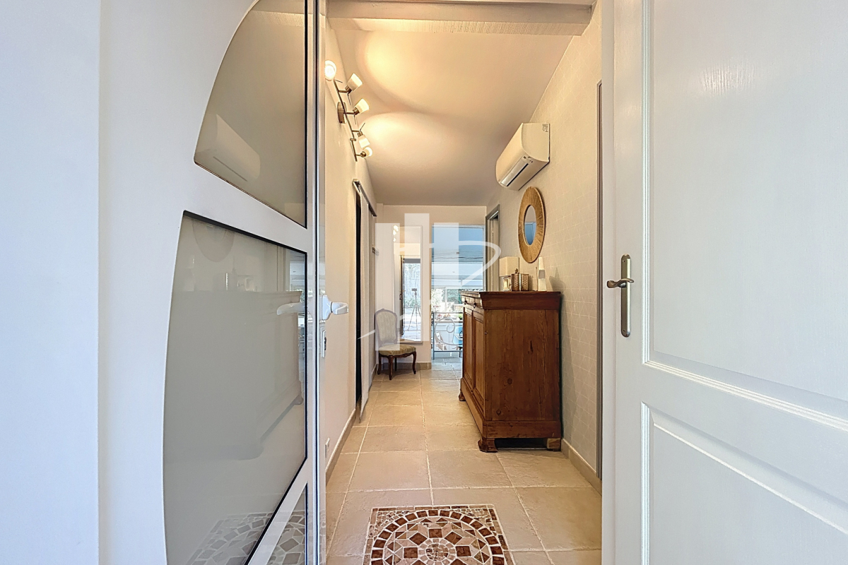 Maison de luxe à vendre à Fréjus, 450 000 €, Photo 2