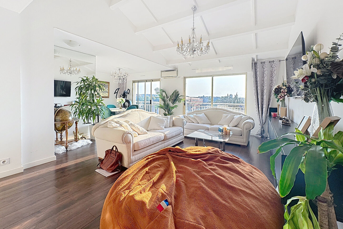 Luxury Apartment for sale in Saint-Raphaël, 370 000 €, Photo 1