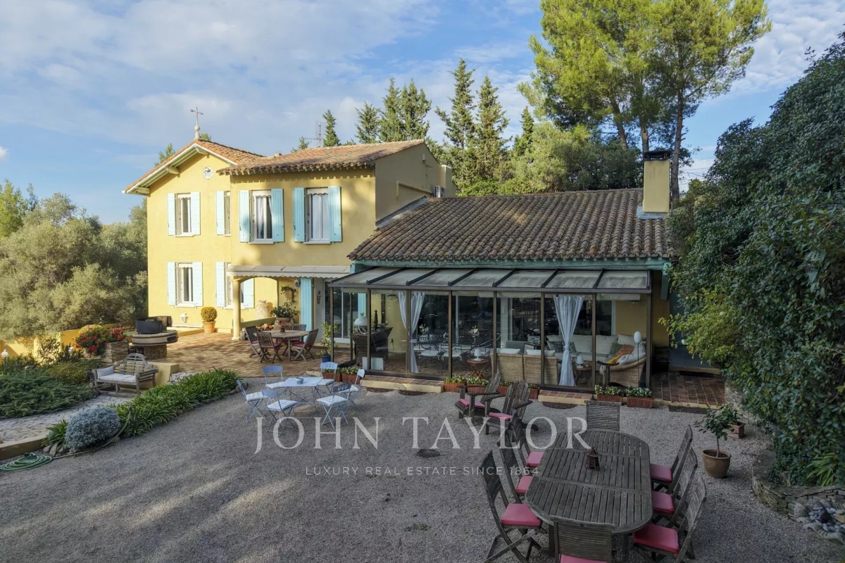 Maison de luxe à vendre à Cassis, 2 290 000 €, Photo 1
