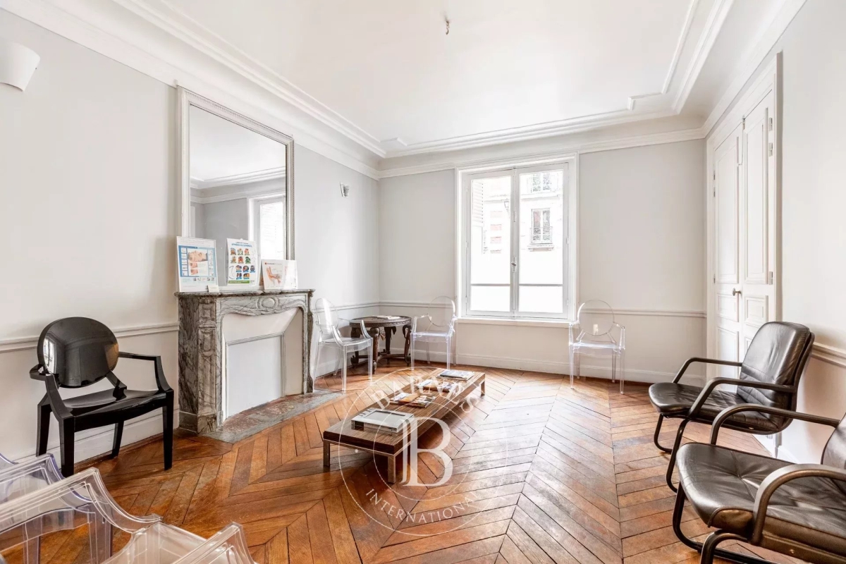 Luxury Apartment for sale in Paris 8Ème, 1 600 000 €, Photo 2