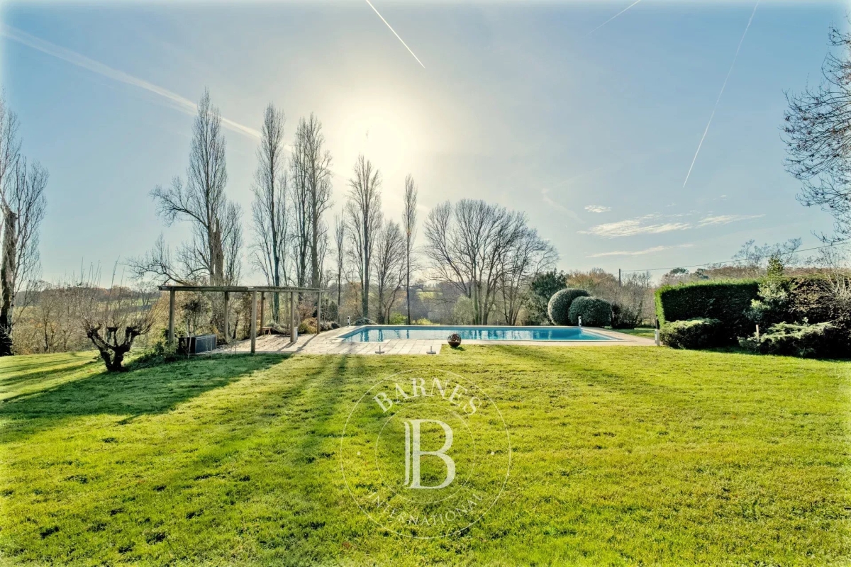 Maison de luxe à vendre à Bayas, 1 295 000 €, Photo 2