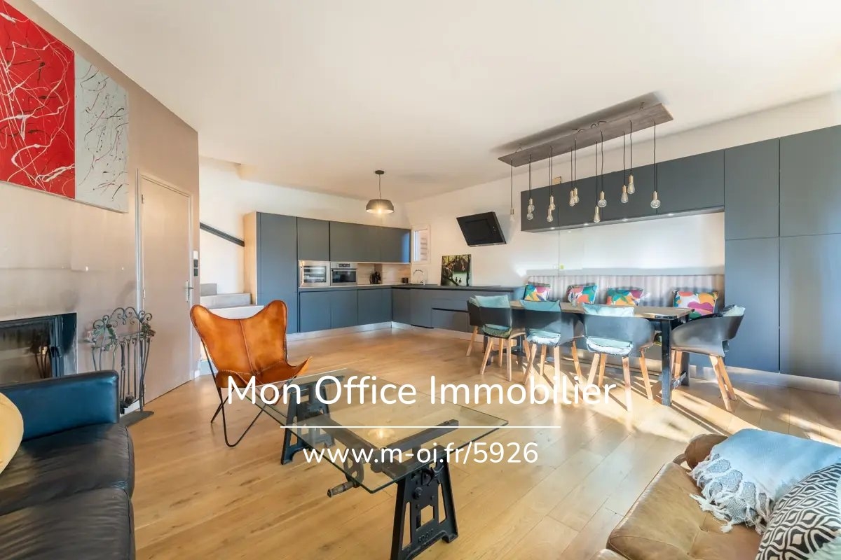 Maison de luxe à vendre à Aix-en-Provence, 700 000 €, Photo 2