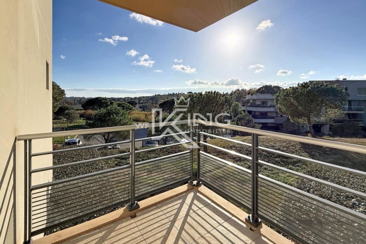 Appartement de luxe à vendre à Fréjus, 237 000 €, Photo 3