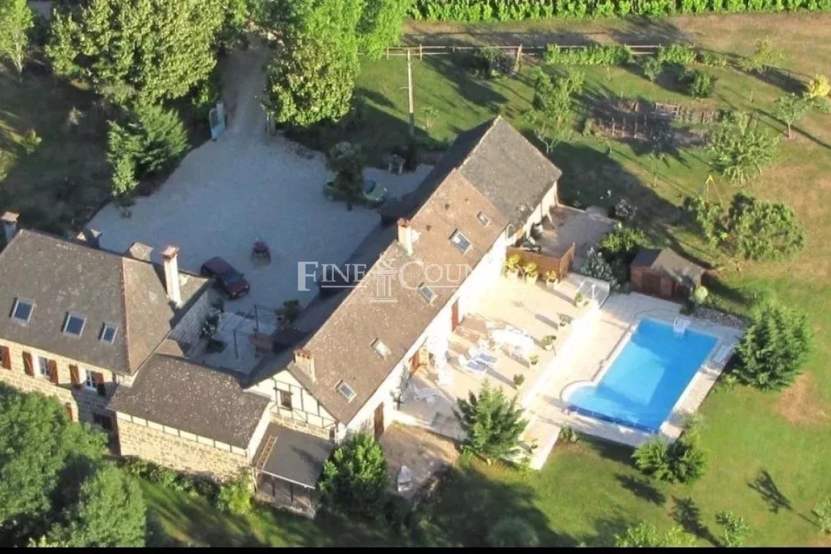 Maison de luxe à vendre à Cublac, 450 000 €, Photo 1