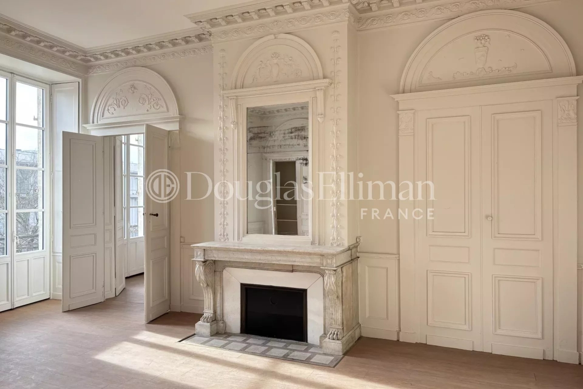 Luxury Apartment for sale in Bordeaux, 719 000 €, Photo 1