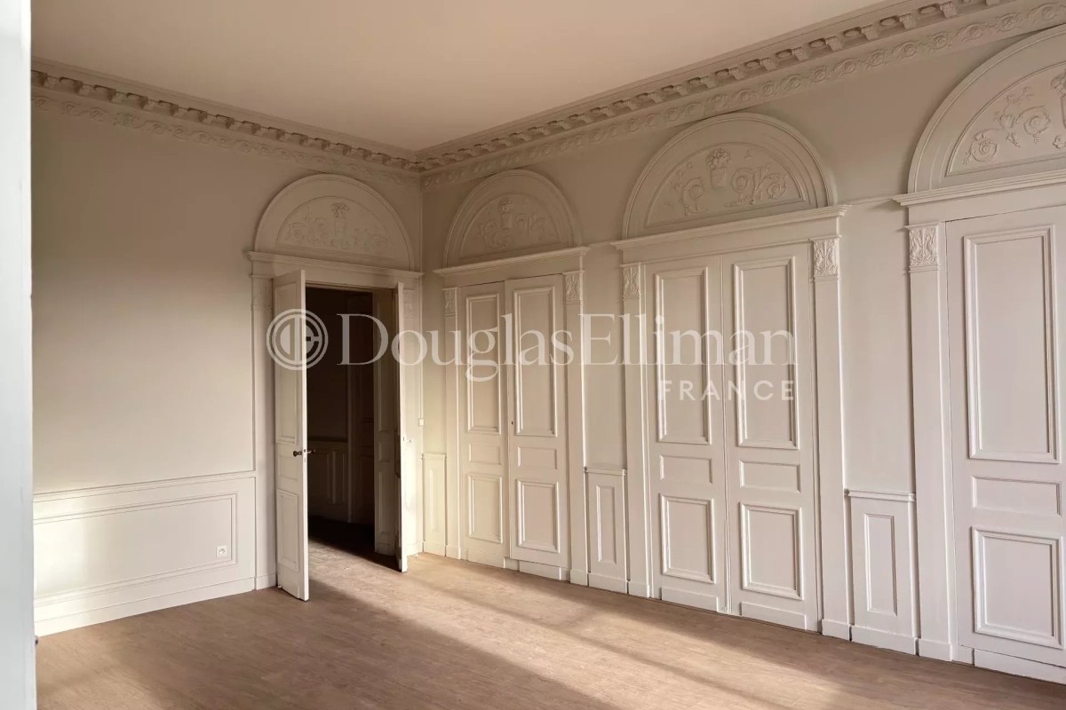 Luxury Apartment for sale in Bordeaux, 719 000 €, Photo 2