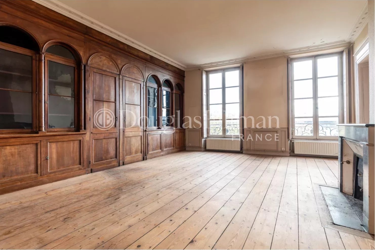 Luxury Apartment for sale in Bordeaux, 569 000 €, Photo 2