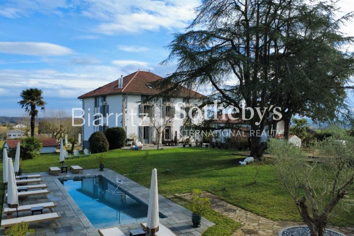 Maison de luxe à vendre à Guiche, 1 695 000 €, Photo 1