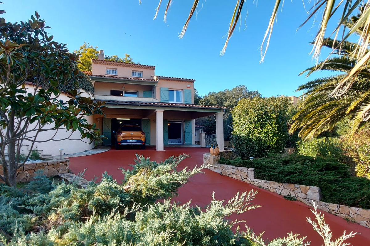 Maison de luxe à vendre à Fréjus, 682 000 €, Photo 3