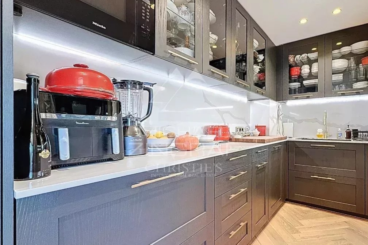 Luxury Apartment for sale in Antibes, 895 000 €, Photo 7