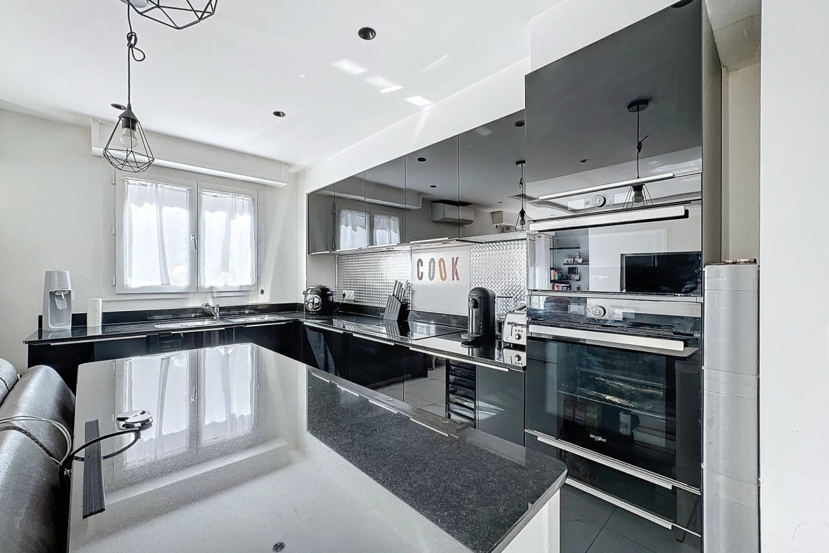 Luxury Apartment for sale in Juan-les-Pins, 549 000 €, Photo 2