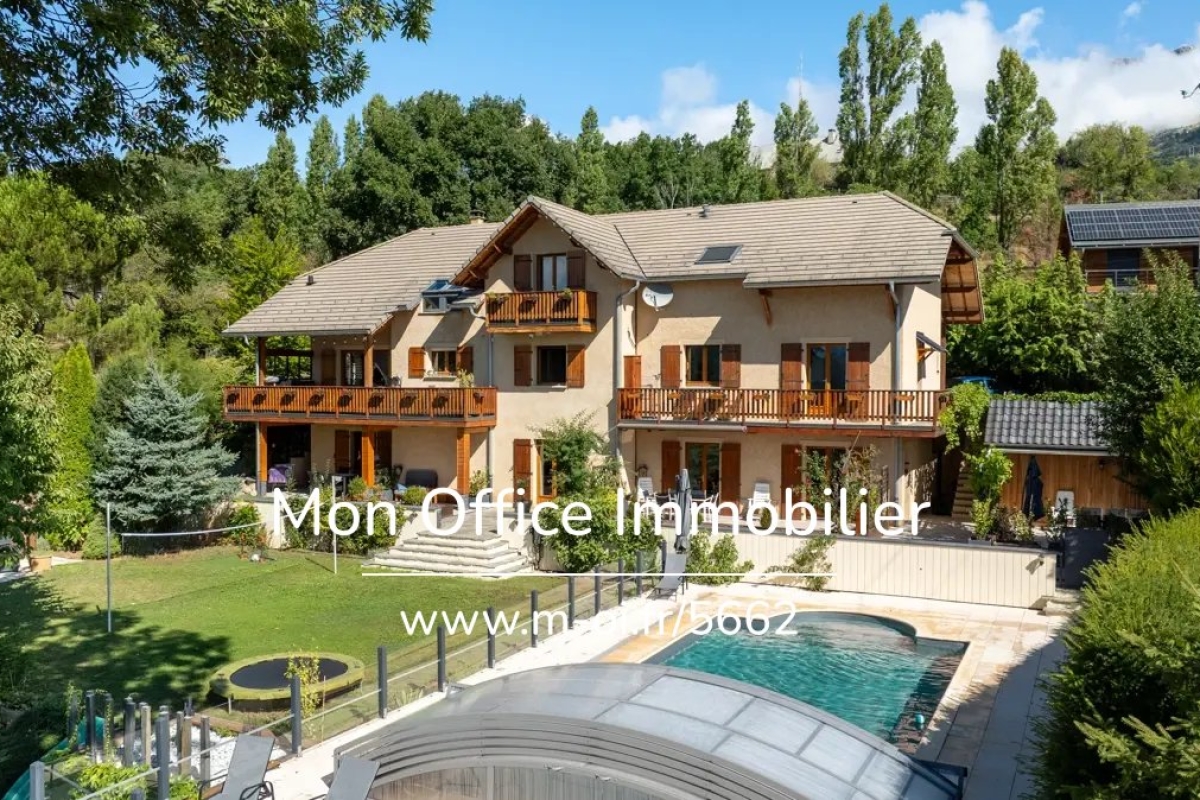 Luxury House for sale in Chorges, 1 198 000 €, Photo 2