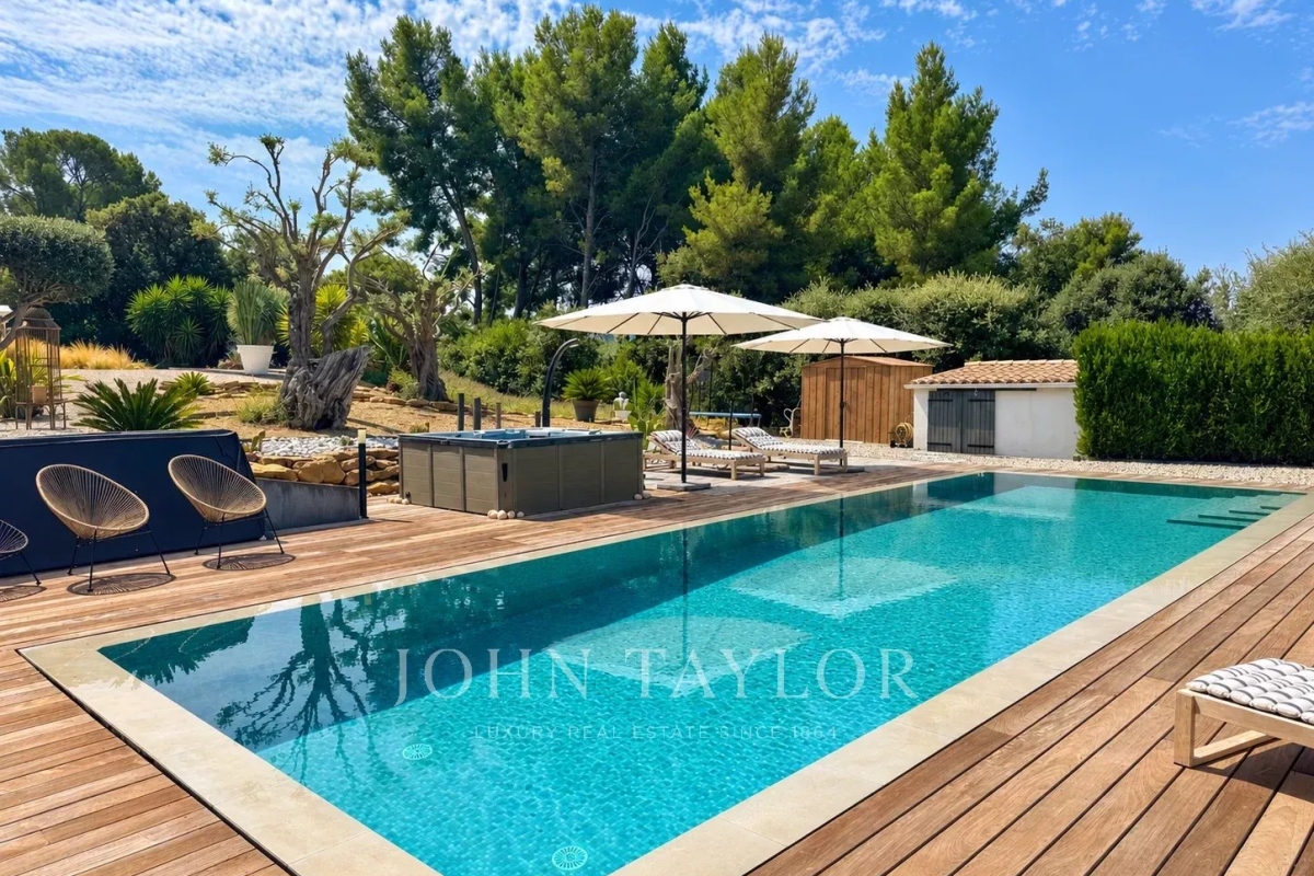 Luxury House for sale in Saint-Cyr-sur-Mer, 1 695 000 €, Photo 2