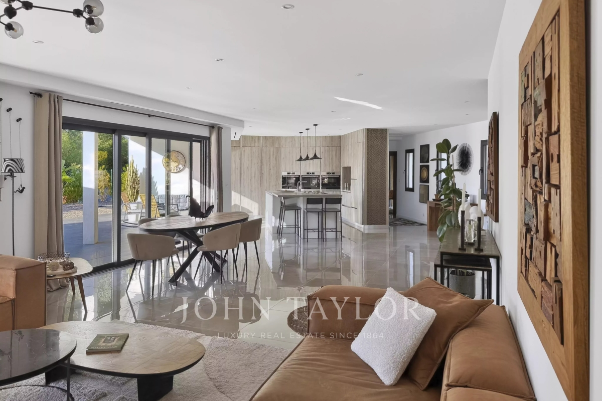 Luxury House for sale in Saint-Cyr-sur-Mer, 1 695 000 €, Photo 4